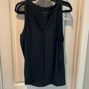 Banana Republic sleeveless popover blouse in black. Size XL tall.